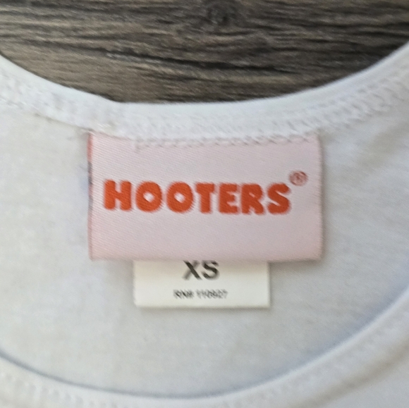 Hooters Authentic Uniform Tank XS Ripple Junction - Picture 2 of 7